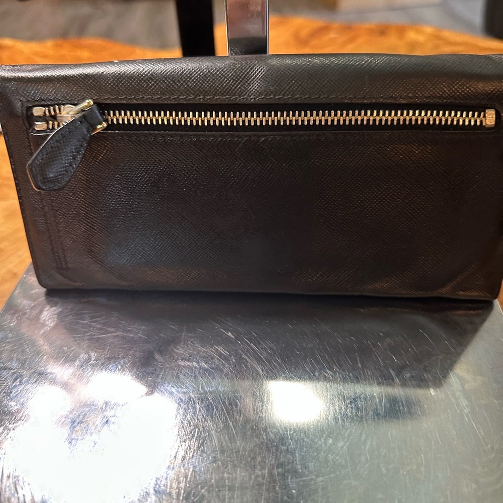 Prada Black Saffiano Leather Clutch Wallet with Gold Logo - Picture 4 of 16